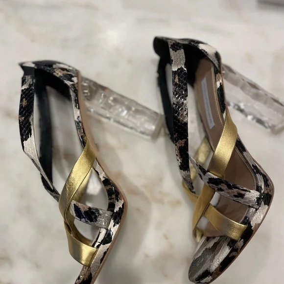 Designer DIANE vonFURSTENBERG DVF ibiza, gold/snow cheetah, lucite heel Sandal - Picture 4 of 8